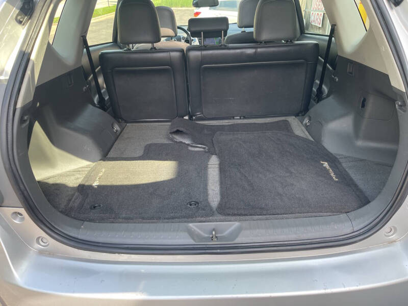 2013 Toyota Prius v Five