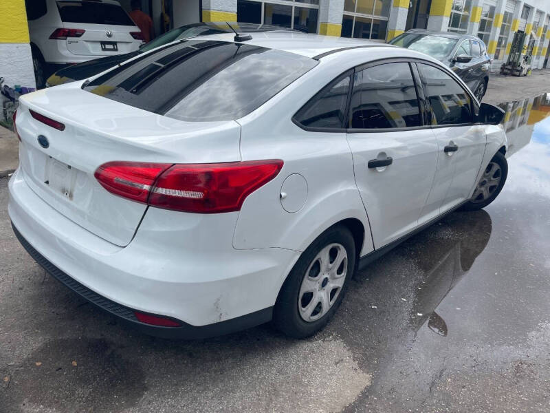2016 Ford Focus S