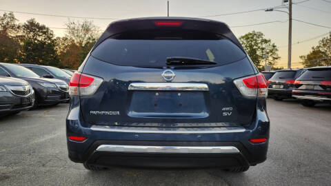 2015 Nissan Pathfinder SV