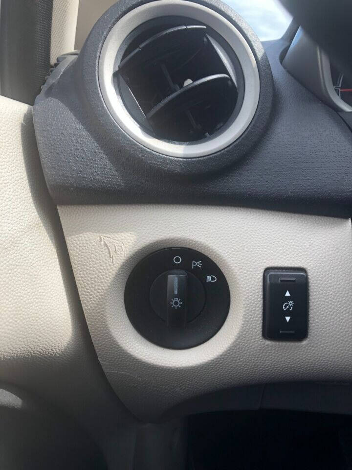 2013 Ford Fiesta  - $4,900