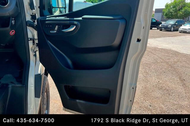 2025 Mercedes-Benz Sprinter