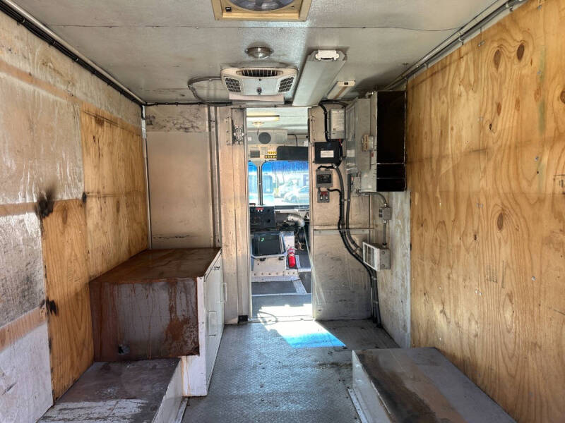 2010 Freightliner MT45 Chassis