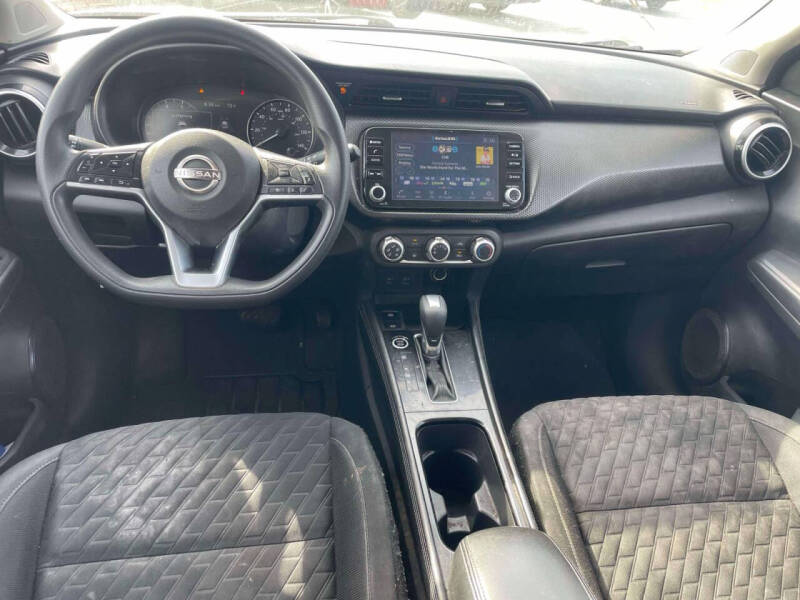 2023 Nissan Kicks SV