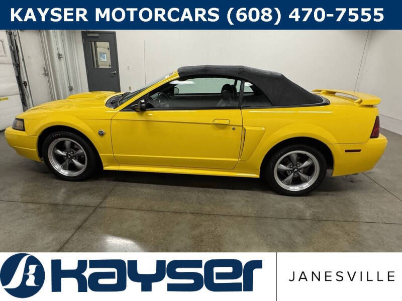 2004 Ford Mustang GT Deluxe