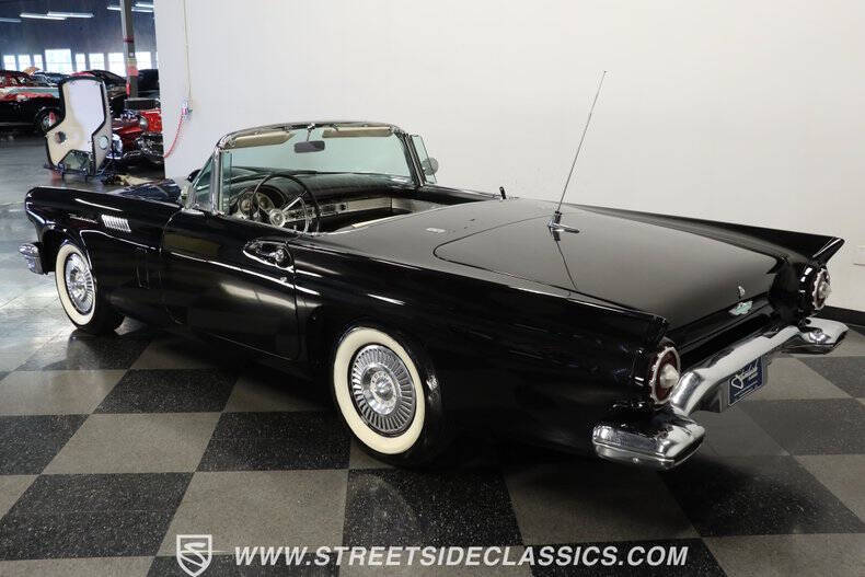 1957 Ford Thunderbird