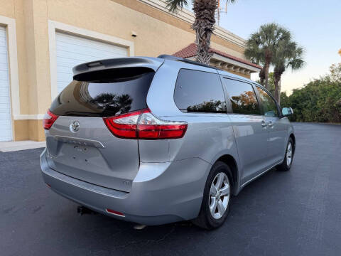 2015 Toyota Sienna LE 8-Passenger