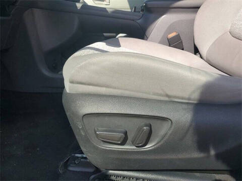 2022 Toyota Sienna LE 8-Passenger