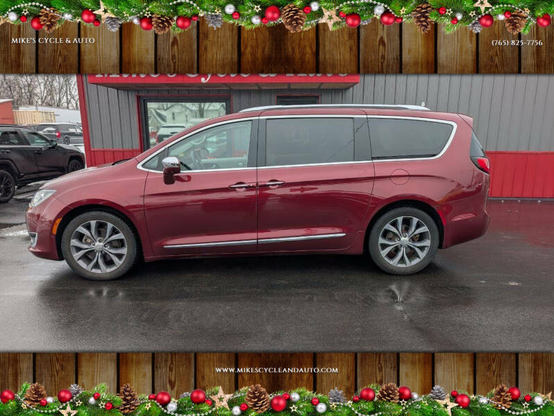 2018 Chrysler Pacifica Limited's photo