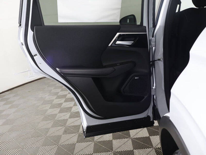 2026 Mitsubishi Outlander ES