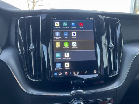 2025 Volvo XC60 B5 Core Dark Theme