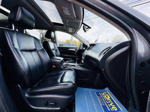 2017 Nissan Pathfinder SL