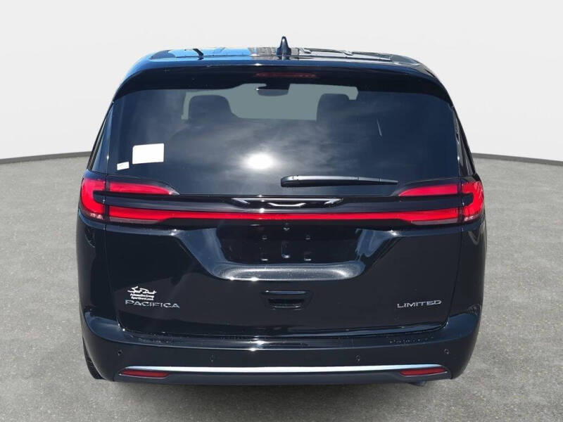 2027 Chrysler Pacifica Limited