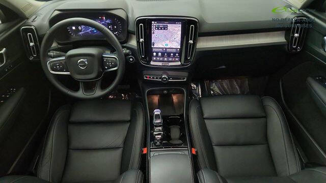 2026 Volvo XC40 B5 Plus