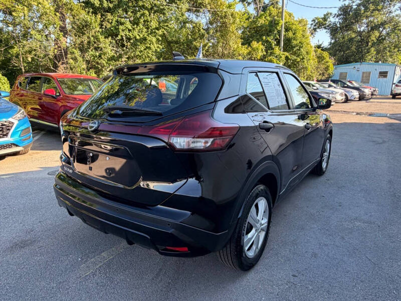 2022 Nissan Kicks S