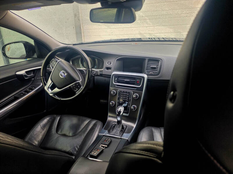 2014 Volvo S60 T5's photo