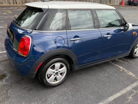 2017 MINI Hardtop 4 Door Cooper