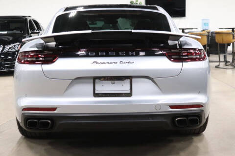 2017 Porsche Panamera Turbo