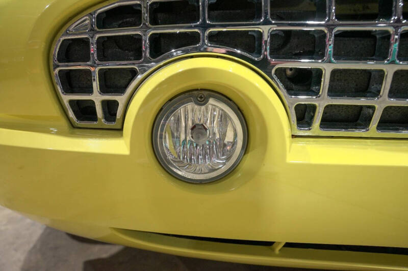 2002 Ford Thunderbird Deluxe