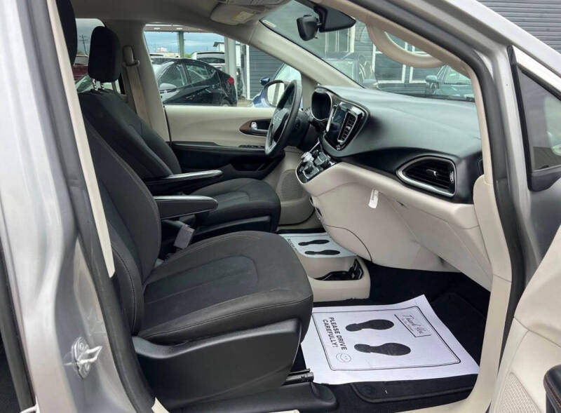 2017 Chrysler Pacifica Touring