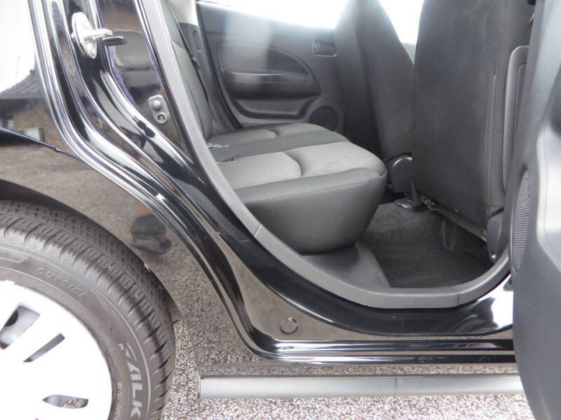 2024 Mitsubishi Mirage ES