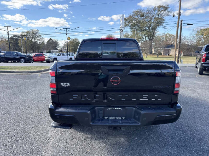 2023 Nissan Frontier