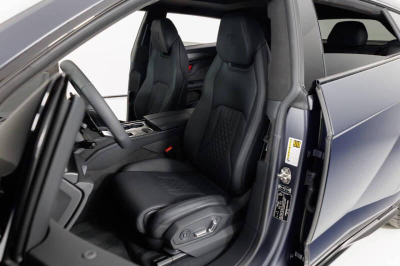 2025 Lamborghini Urus SE