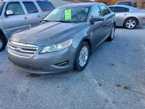 2011 Ford Taurus for sale at Carolina Car Co INC in Greenwood SC