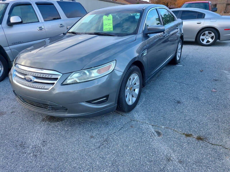2011 Ford Taurus for sale at Carolina Car Co INC in Greenwood SC