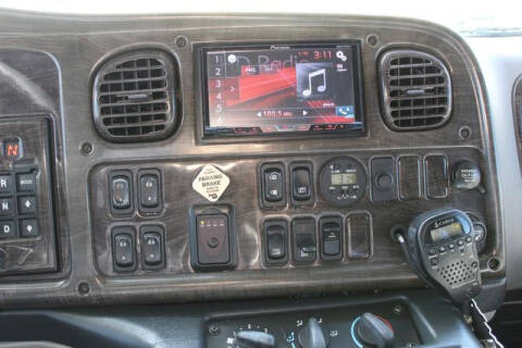 2006 Freightliner M2 106