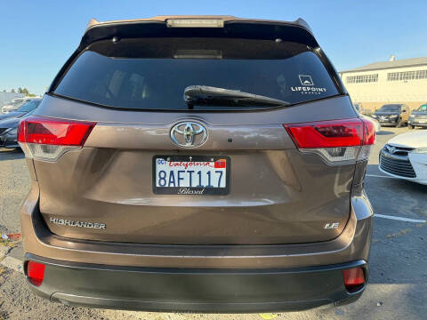 2017 Toyota Highlander LE Plus