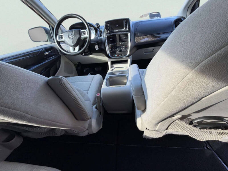 2011 Dodge Grand Caravan Crew