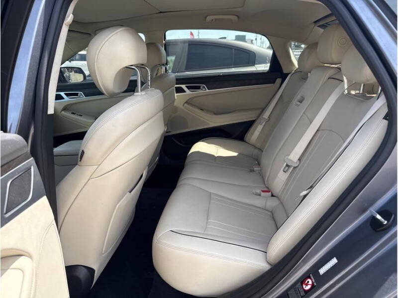 2015 Hyundai Genesis
