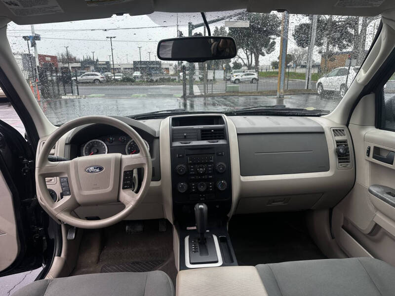2011 Ford Escape XLS