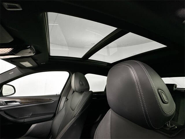 2024 BMW X4 xDrive30i