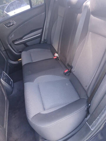 2017 Dodge Charger SE