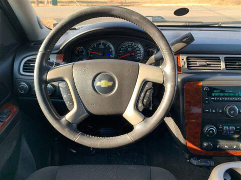 2013 Chevrolet Avalanche LS Black Diamond