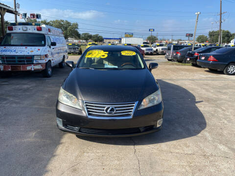 2011 Lexus ES 350 for sale at Taylor Trading Co in Beaumont TX