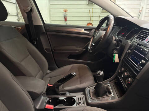 2019 Volkswagen Golf S