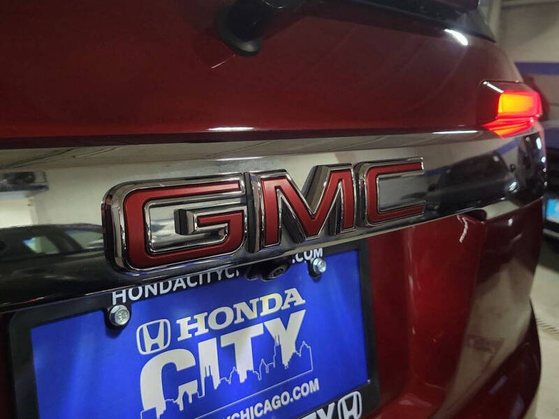 2023 GMC Acadia SLT