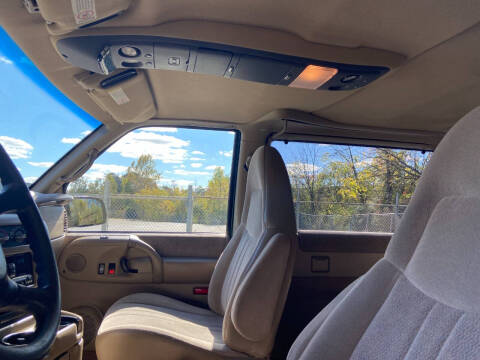 2000 Chevrolet Astro LS