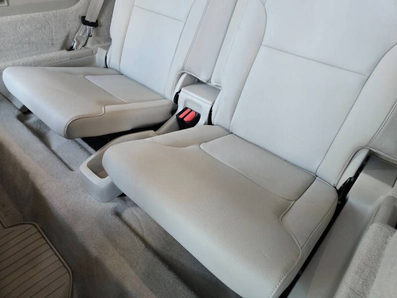 2016 Volvo XC90 T8 eAWD Momentum