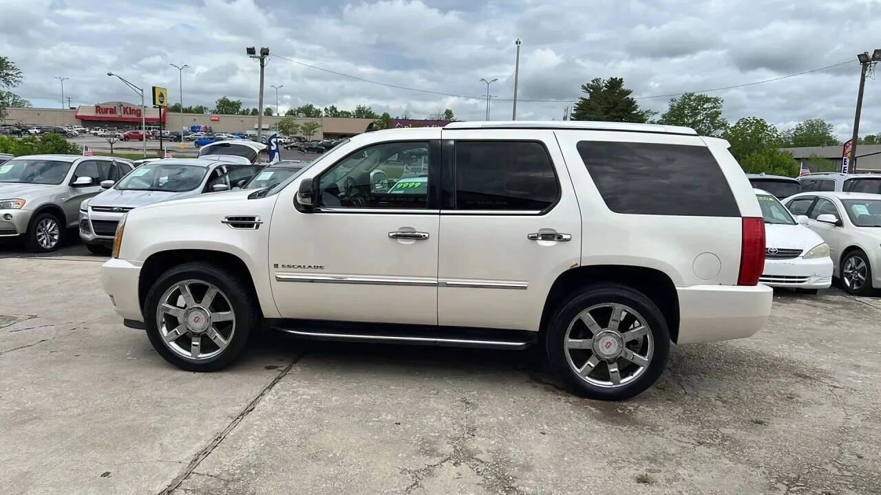 White 2008 Cadillac Escalade Base AWD Base 4dr SUV 2