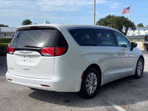 2017 Chrysler Pacifica Touring