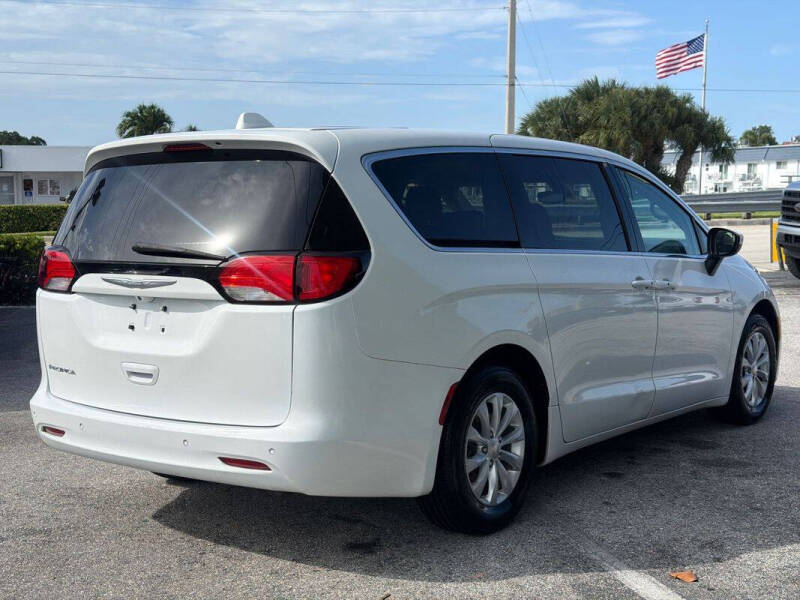 2017 Chrysler Pacifica Touring
