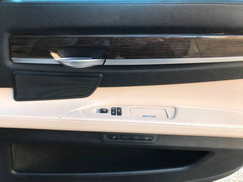 2011 BMW 7 Series 750Li xDrive