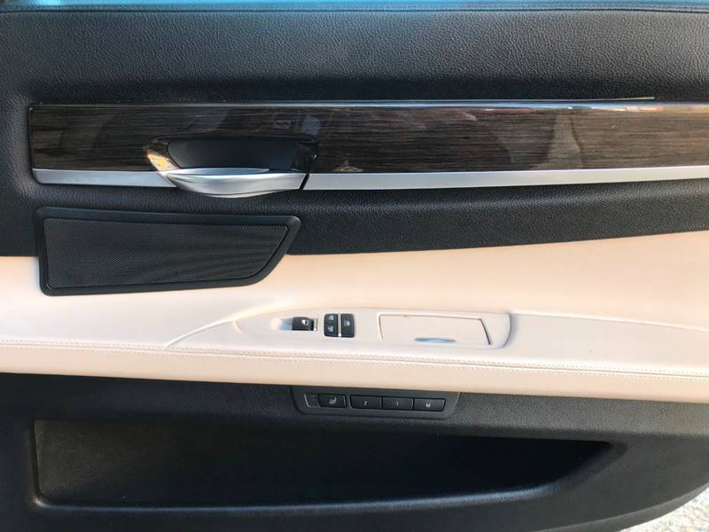 2011 BMW 7 Series 750Li xDrive