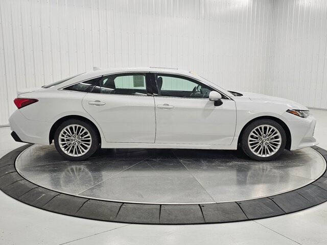 2022 Toyota Avalon Hybrid Limited