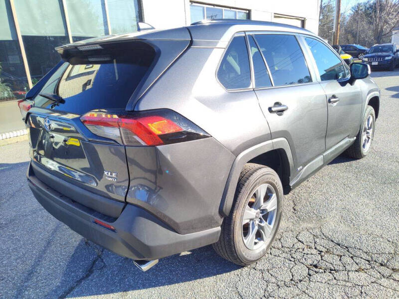 2022 Toyota RAV4 Hybrid XLE