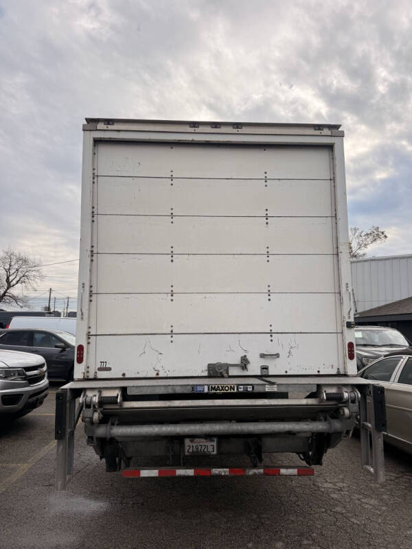 2022 Freightliner M2 106