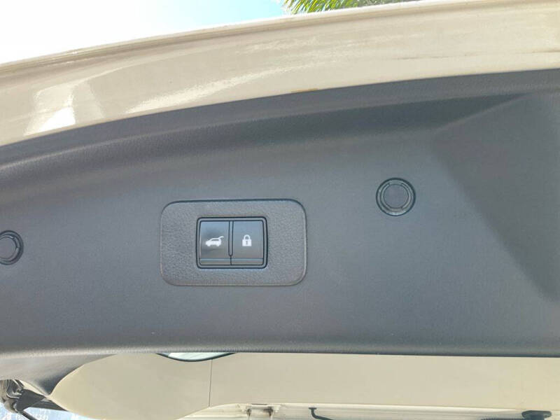 2022 Nissan Armada SL